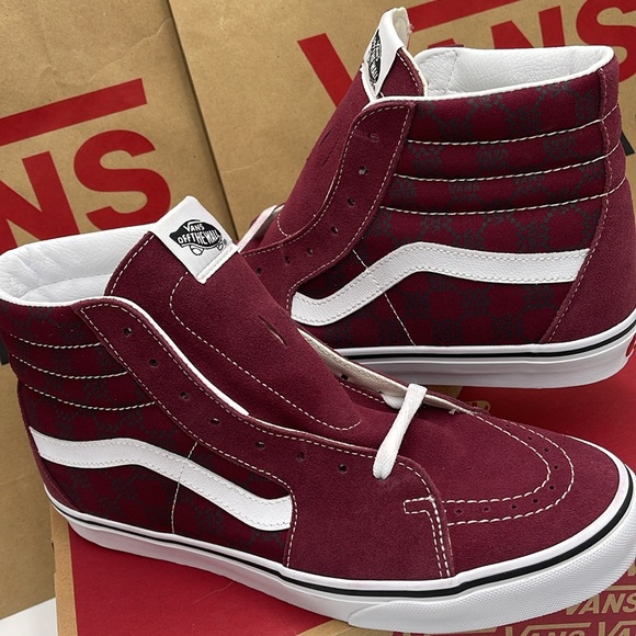 Vans Men’s Sk8-Hỉ Monogram Port Royale
VN0005U94QU
Sneakers - Picture 10 of 16